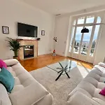 Tassigny Stylish - 2 Bedroom Sleeps 5 Free Parking * Cannes