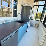 Tassigny Stylish - 2 Bedroom Sleeps 5 Free Parking Lägenhet *