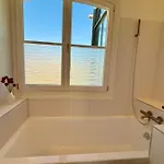 Lägenhet Tassigny Stylish - 2 Bedroom Sleeps 5 Free Parking
