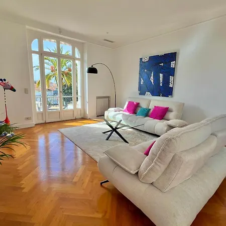 Tassigny Stylish - 2 Bedroom Sleeps 5 Free Parking Apartment *