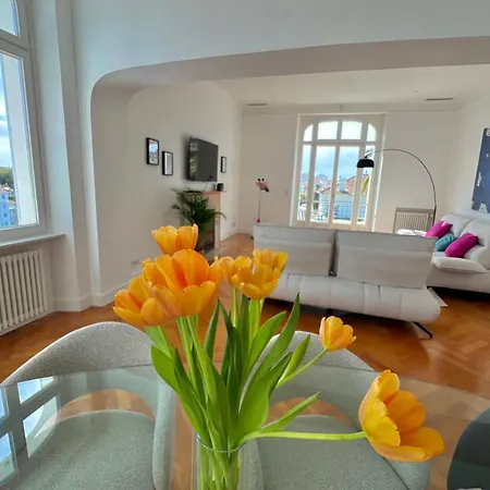 Tassigny Stylish - 2 Bedroom Sleeps 5 Free Parking *